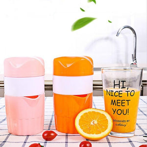 Manual Juicer Orange Lemon Fruit Squeezer Juicer Machine Portable 300ML Juicer Cup Outdoor Fruit Juicer Kitchen Fruit Tool